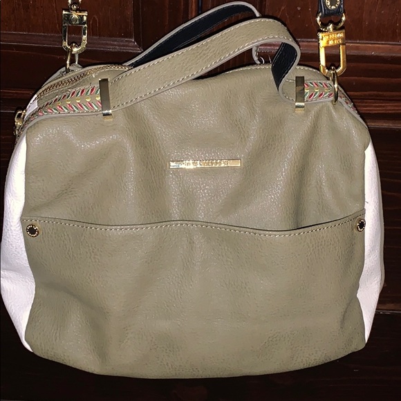 NWOT-Steve Madden Satchel with removable strap